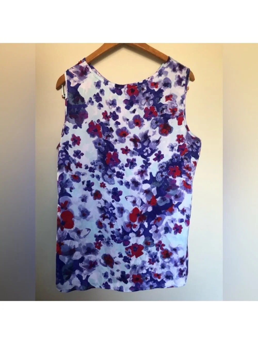 Sleeveless Top - Picture 6 of 6